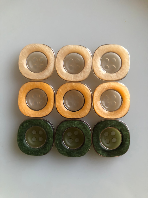 アンティーク ボタン 3個　ビンテージ 昭和 レトロ 個性的 ハンドメイド素材 日本製 ポップ アクセ キャンディ　飴 1枚目の画像