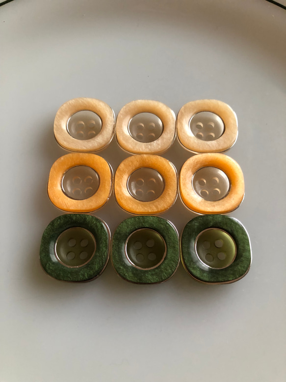 アンティーク ボタン 3個　ビンテージ 昭和 レトロ 個性的 ハンドメイド素材 日本製 ポップ アクセ キャンディ　飴 5枚目の画像