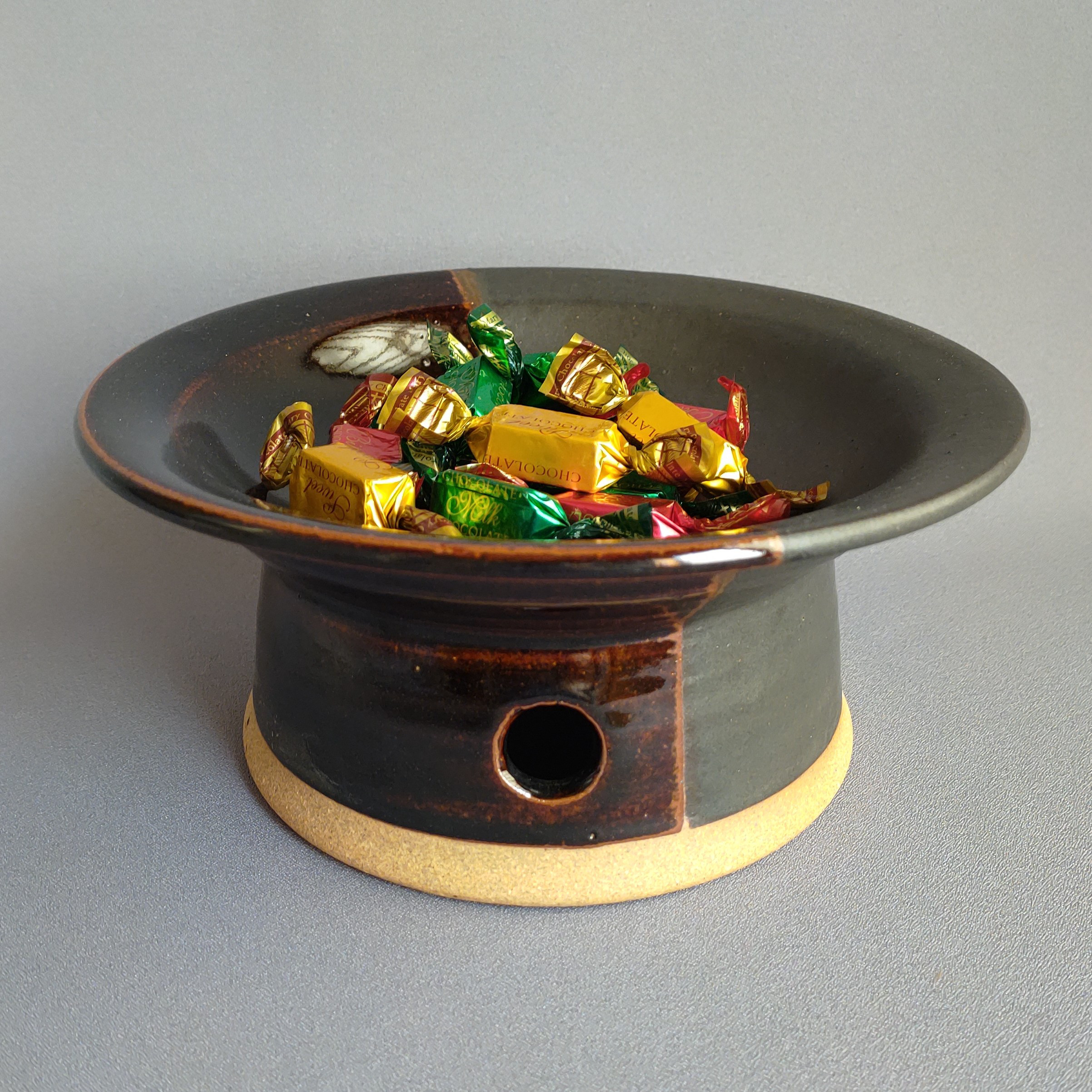 高台皿　天目釉　【商品番号：00345】