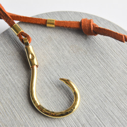 【刻印無料】真鍮ペンダント 釣り針｜ネックレス メンズ セミオーダー ハンドメイド フィッシュフック 1枚目の画像