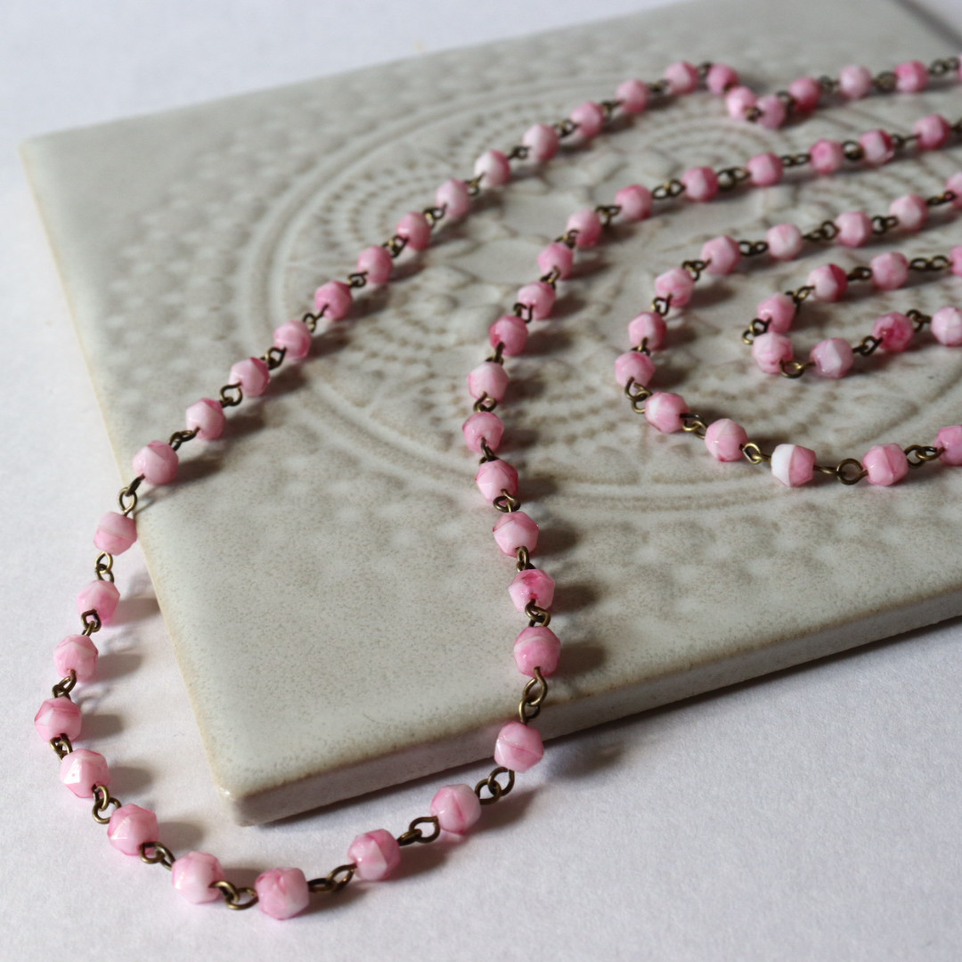 vintageフレンチビーズ　桜ピンクのロングネックレス