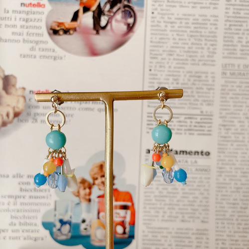 Vintage ポップなフランスヴィンテージビーズのピアス ピアス