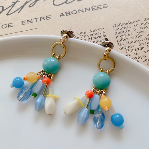 Vintage ポップなフランスヴィンテージビーズのピアス ピアス