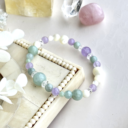 平穏と豊かさ】翡翠とラベンダーアメジストのブレスレット