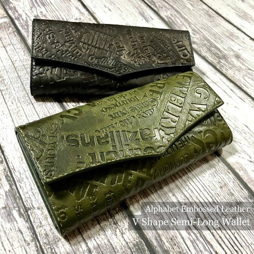 Vライン セミロングウォレット V-Shape Semi-long Wallet 英字エンボス 