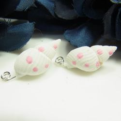 シェルチャーム　貝殻　ピン加工パーツ ピアス イヤリングパーツ　水玉ピンク 3枚目の画像