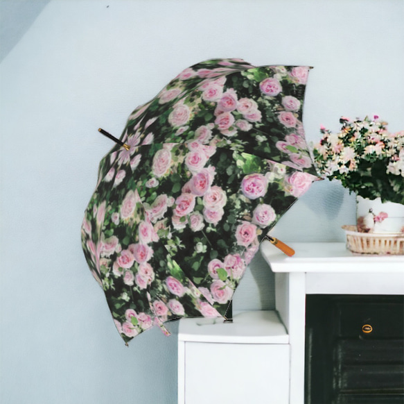 【受注生産】ガーデンに咲くピェ―ル・ドゥ・ロンサール雨傘１　（イギリス製）梅雨対策2023 2枚目の画像