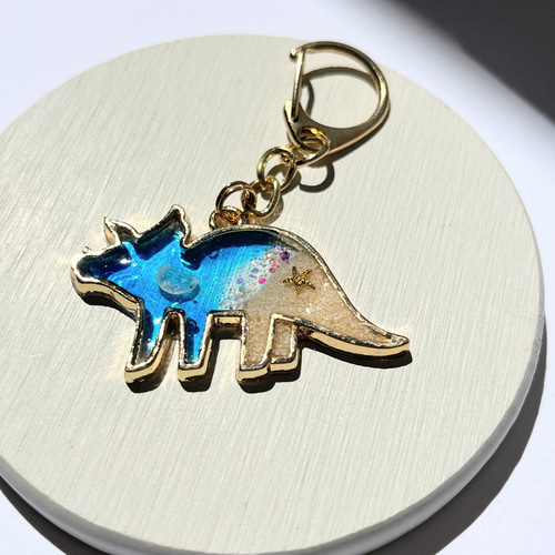 ケイトスペード バッグチャーム トリケラトプス 恐竜 キーホルダー 新品保管 ワット ザ シェル エンブロイダー シーホース バッグ チャーム