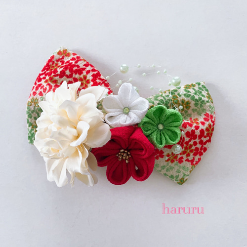 つまみ細工の髪飾り【赤×緑のリボンとお花のセット】成人式 振袖 卒業  