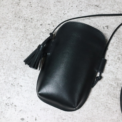 本革 可愛い スマホショルダー ブラック ショルダーバッグ