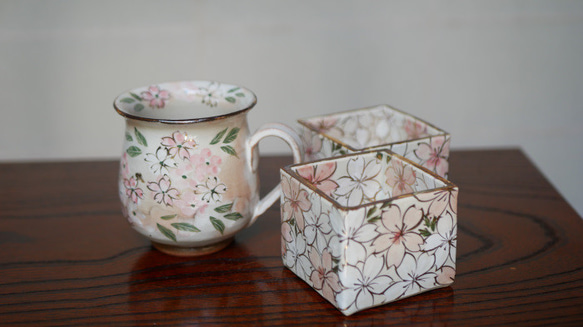 桜(白、ピンク）　マグカップX1　四方小鉢X2　陶器　京焼　（ご予約済分） 2枚目の画像