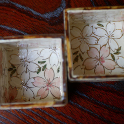 桜(白、ピンク）　マグカップX1　四方小鉢X2　陶器　京焼　（ご予約済分） 5枚目の画像