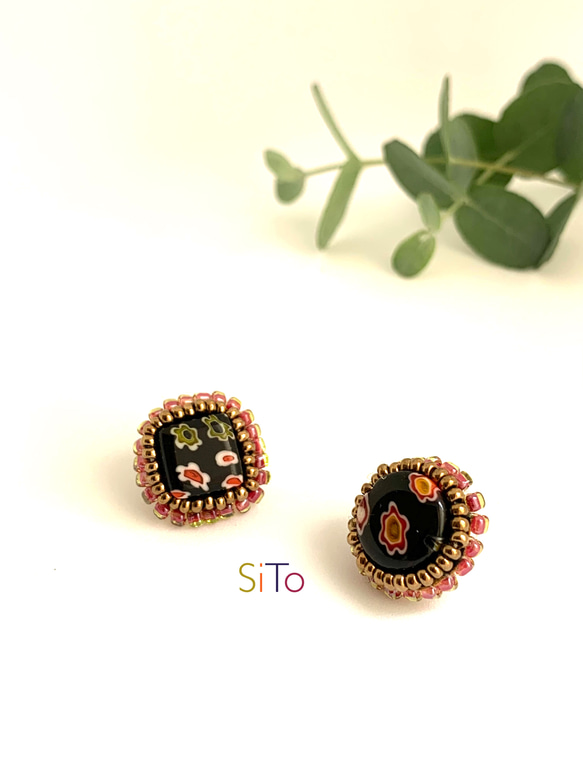 《送料込》アンティーク調ベネチアンガラスのpierce or earring＊ビーズ刺繍 1枚目の画像