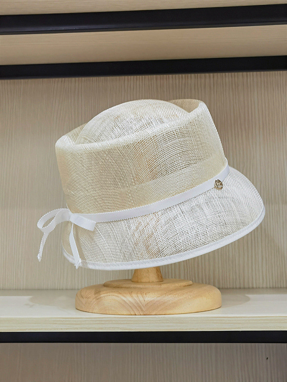 春と夏のエレガントな凹型トップリネン素材弓の装飾女性レトロな日は、フィッシャーマン帽子盆地キャップ麦わら帽子について単純 4枚目の画像
