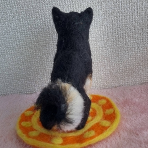 羊毛フェルト 黒柴ちゃんお座り 柴犬 羊毛フェルト はなちよ 通販