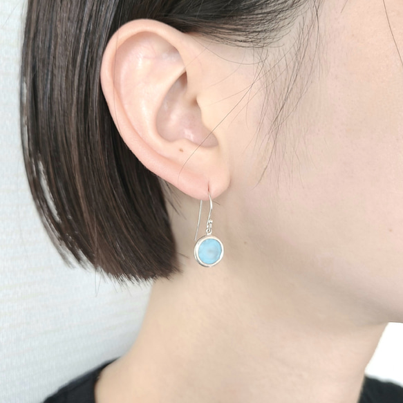 【LIGHT BLUE】Frost CZ Fook Pierced Earrings/ SV925 ≪送料無料≫ブルー 2枚目の画像