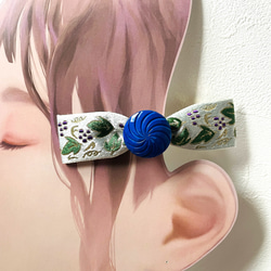 ヴィンテージボタンと刺繍リボンのヘアクリップ ブルー 4枚目の画像
