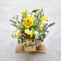 かわいい小花のミニアレンジメント 造花 スズラン パンジー ラベンダー 雑貨 ミニ ギフト プレゼント 1枚目の画像