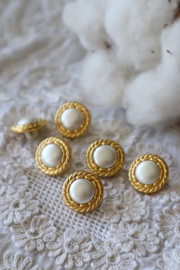 フランス13㎜（小） ヴィンテージボタン A1388 ゴールド 2枚目の画像