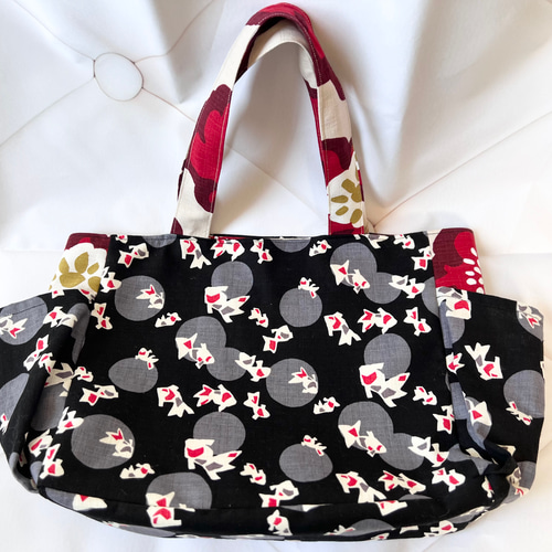 サイドポケット付きトートバッグ 和風金魚柄 トートバッグ 青空