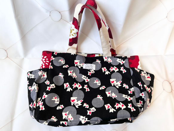 サイドポケット付きトートバッグ サイドポケット付きトートバッグ 和風金魚柄 トートバッグ 青空Cage