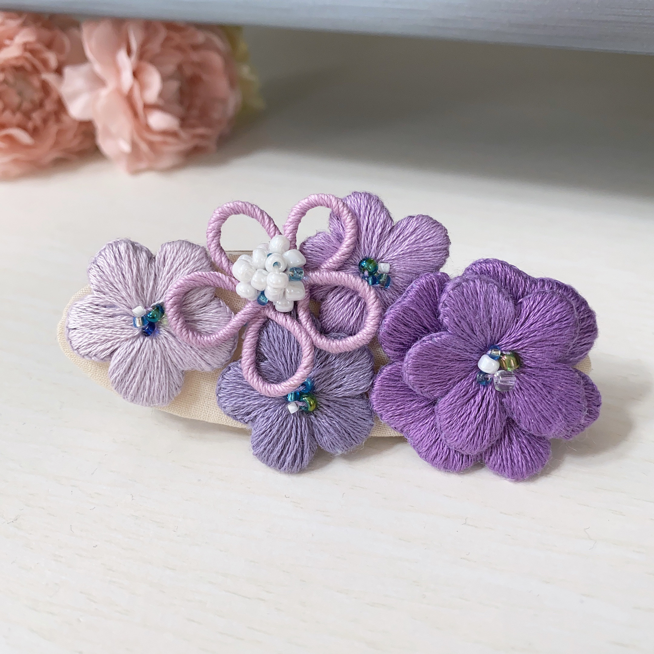 Lele Sadoughi ヘアーアクセサリー クリップ 花 バレッタ Lele Sadoughi ヘアーアクセサリー クリップ 花 バレッタ