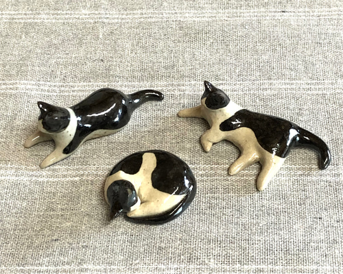 白亜器★猫口（にょこ）ハチワレ猫　ぐい吞み／小鉢★作家物・一点物・希少 白亜器 猫口 お猪口 おちょこ おにょこ - メルカリ
