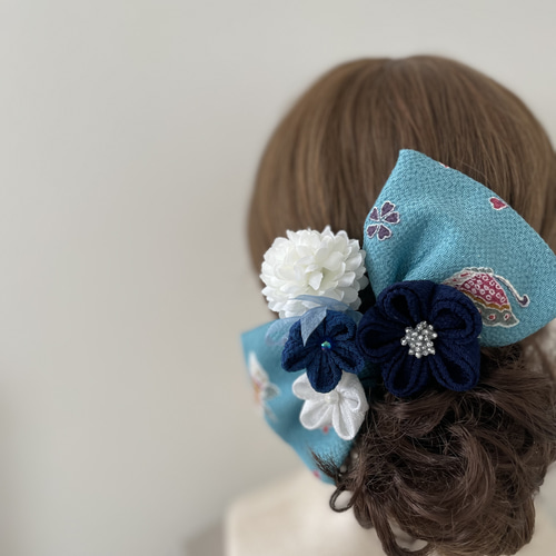 つまみ細工の髪飾り【水色リボンと青系のお花】成人式 振袖 卒業