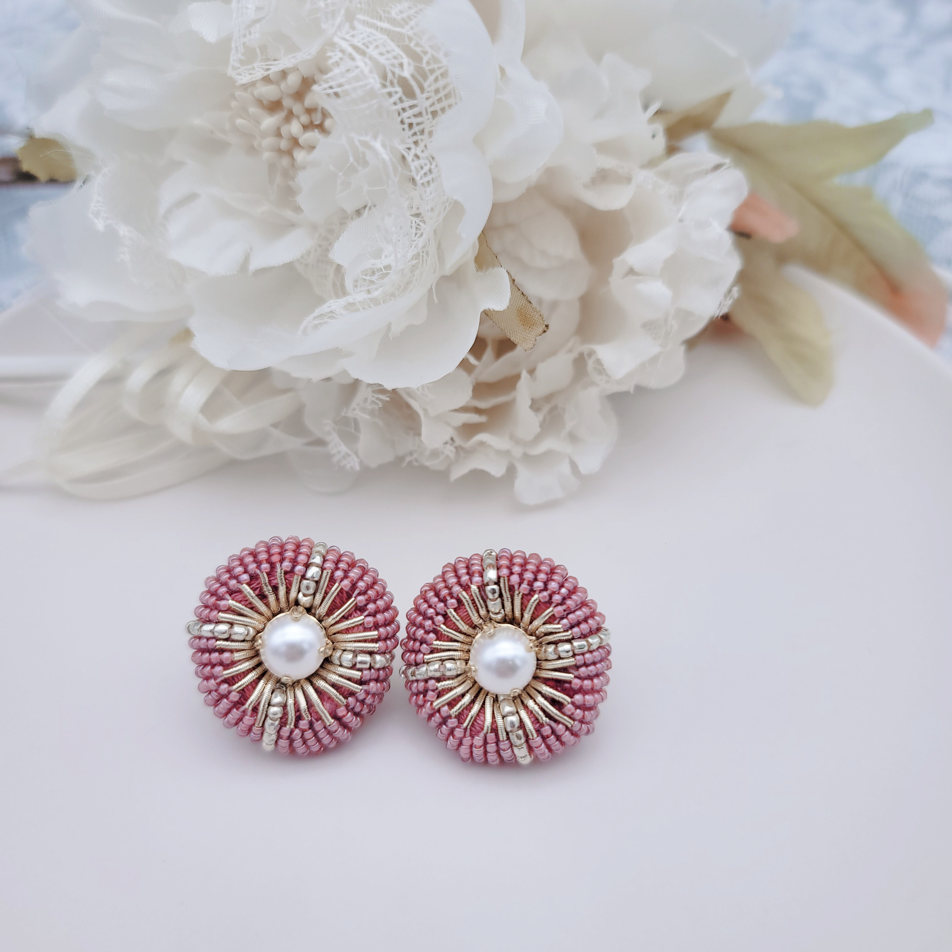 【pierce/earring】クールな丸ピアス/イヤリング[ピンク][オートクチュール刺繍]