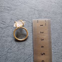 【10号サイズ】真鍮とオイルインクォーツの指輪【一点もの】 15枚目の画像