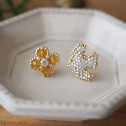 【受注】beads jewelry『鳥と花』ピアス/イヤリング（トパーズ）※ピアスのみ2way 2枚目の画像