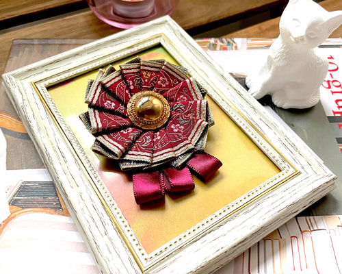 オリエンタル刺繍リボンとゴールドボタンのロゼット ✩.*˚ ブローチ