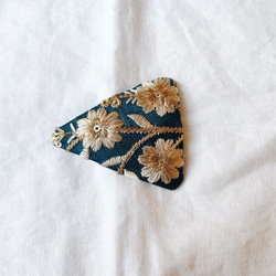 インド刺繍リボン♡三角ピン　ヘアピン　パッチンピン 2枚目の画像