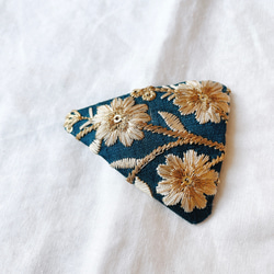 インド刺繍リボン♡三角ピン　ヘアピン　パッチンピン 1枚目の画像