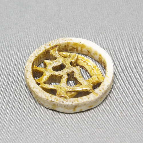 根付】鎌輪奴（かまわぬ：鹿の角 使用） 和装小物（帯・半襟） 伝吉_