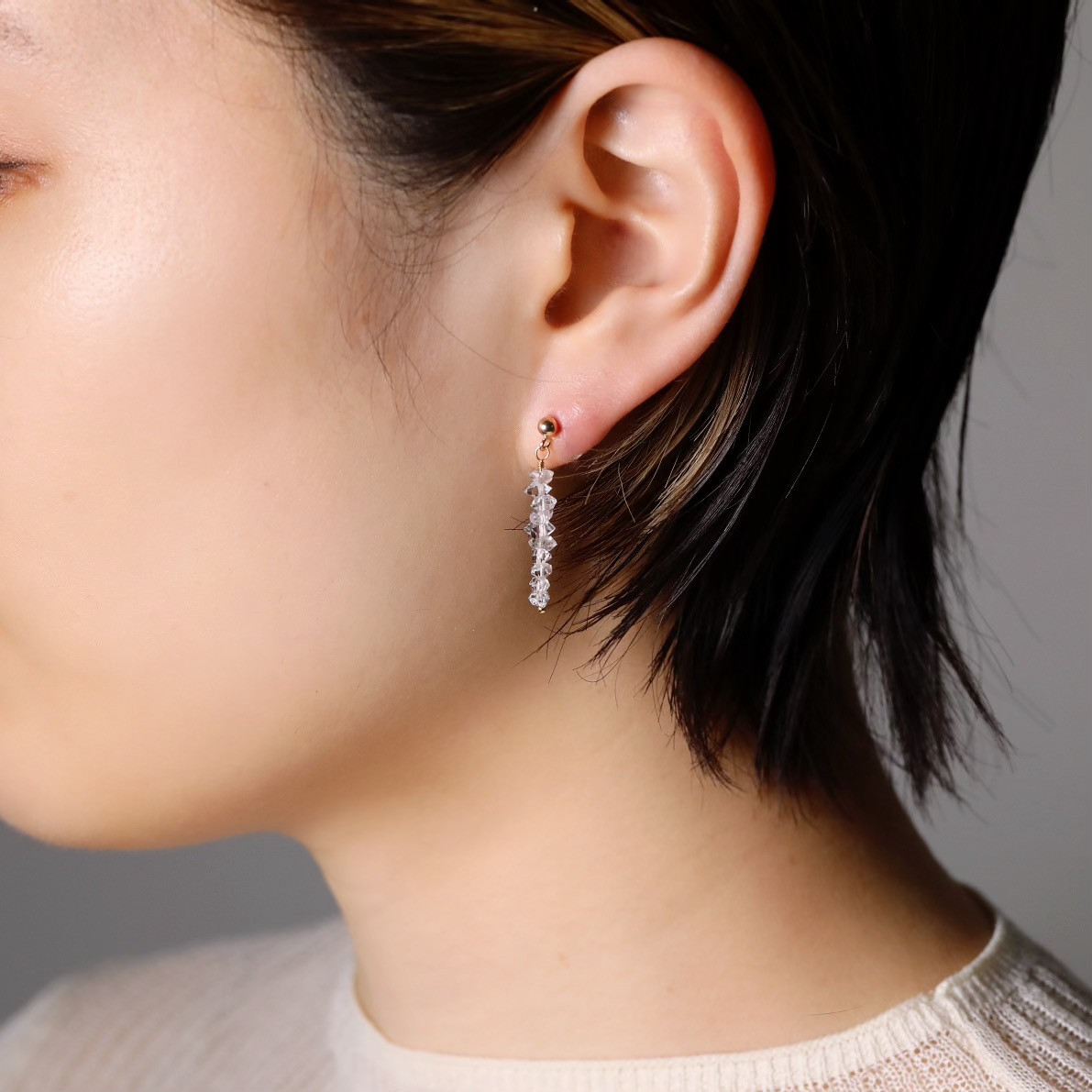 14kgfピアス or イヤリング◇天然石　氷のきらめき　ハーキマークォーツの連なりピアス　金属アレルギー対応〈414〉