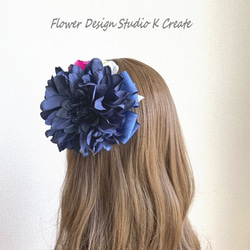 ネイビーのダリアのヘアクリップ　大きめ　青　ネイビー　薔薇　バラ　髪飾り　フローレス　フラメンコ　 3枚目の画像