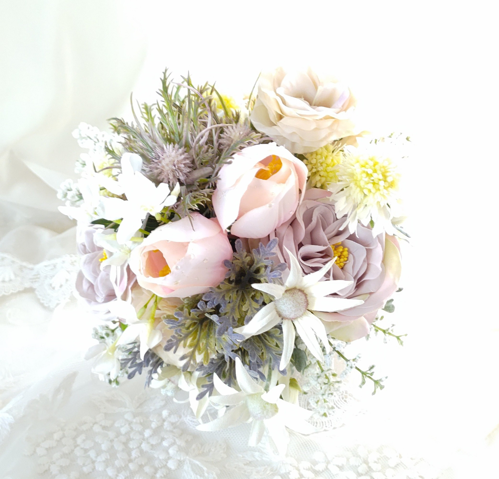 ウエディングブーケ(チューリップ)ブートニア込み 世界で１つ貴女だけにお勧めします。