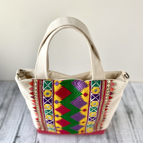 エキゾチックでカラフルなインド刺繍リボンのトートバッグ【Sサイズ