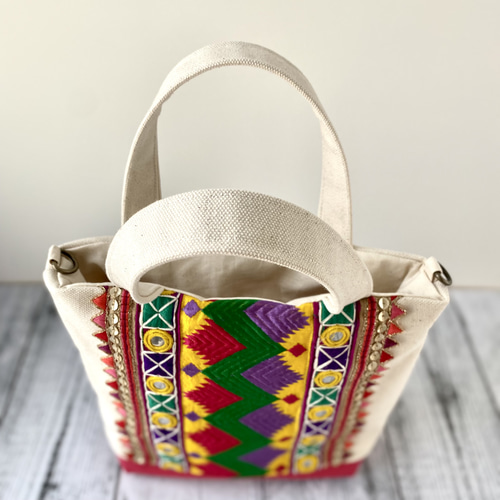 透け感のあるフォーマルなインド刺繍リボンのドレストートバッグ