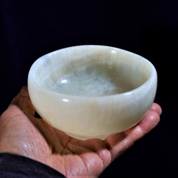 石の器　抹茶茶碗　『春日』しゅんじつ　天然石オニックス　彫刻家による手彫りの作品　花器 9枚目の画像
