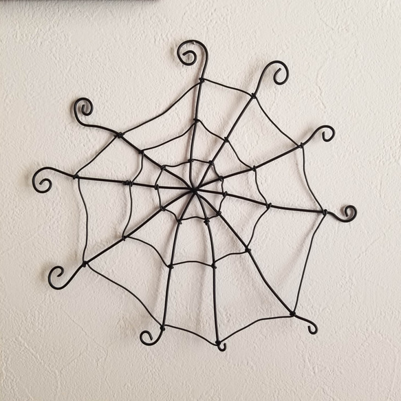 ハロウィン 飾り 【 クモの巣 】 ワイヤーアート 壁飾り 置物 雑貨 ワイヤークラフト ウォールデコ かわいい 2枚目の画像