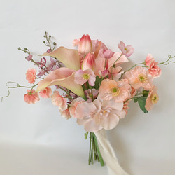 ベビーピンク 胡蝶蘭とカラーのウェディングブーケ（ブートニア込み