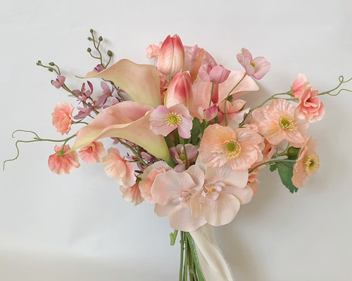 ベビーピンク 胡蝶蘭とカラーのウェディングブーケ（ブートニア込み