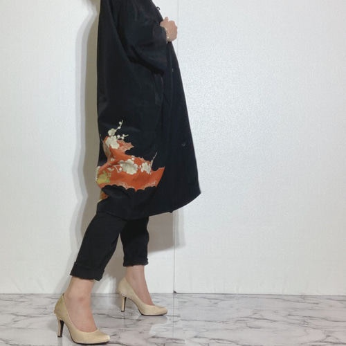 着物リメイク コート 黒留袖 襟付き❤️ ポリ 絵羽模様❣️ 着物 お