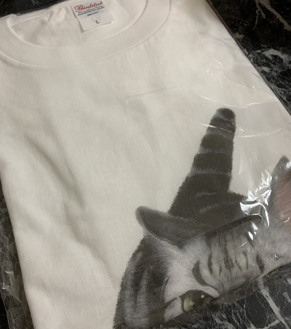 猫心Tシャツ「まなざし」／ホワイト／受注生産 6枚目の画像