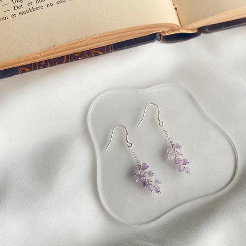 ハンドメイド　藤の花のイヤリング　紫　シルバー 藤の花ピアス／イヤリング シルバー（スターリングSV925） ピアス