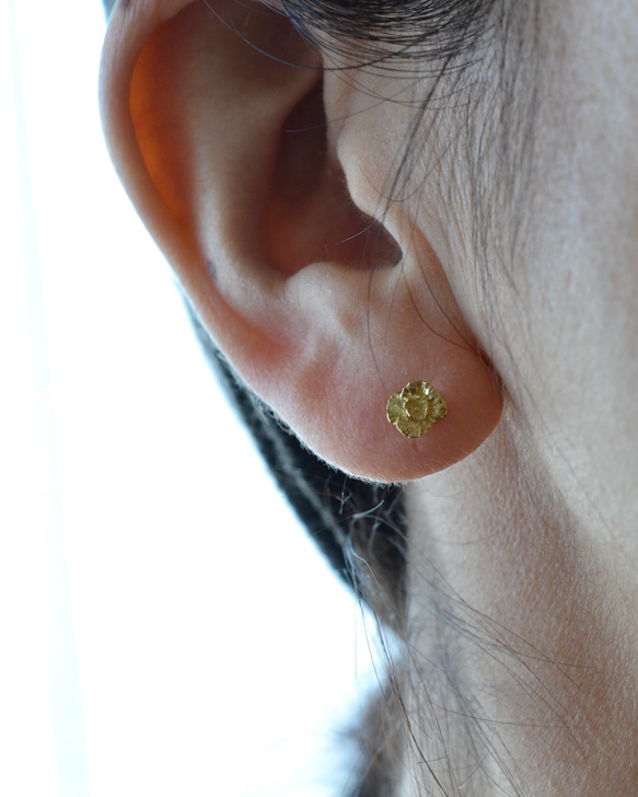K18 罌粟花單耳耳環 第4張的照片