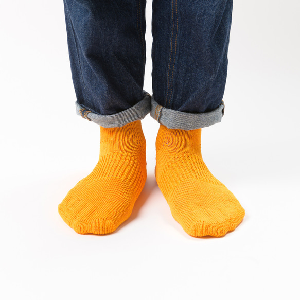 “呼吸和紙襪”（秘密 5 趾襪）中長深黃色 第1張的照片