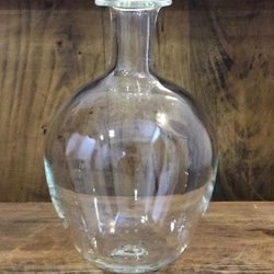 大きなガラスのボトル　～ペルシャの手吹きガラス～ 3枚目の画像